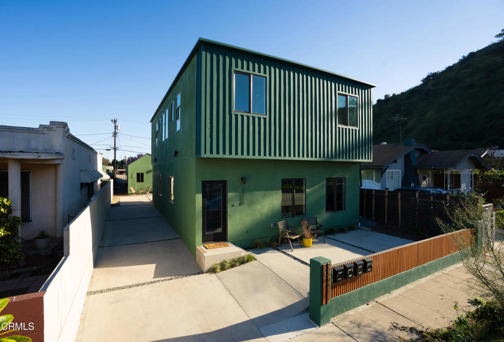 1/2 Gatewood Street