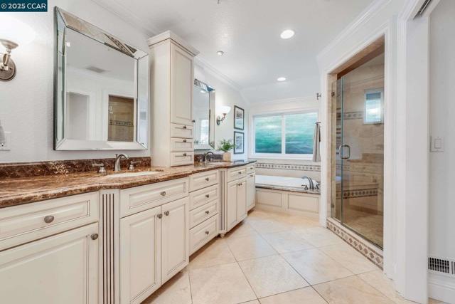 9 Irvine Drive, Moraga CA: https://media.crmls.org/mediaz/208e06dc-1908-461e-87cf-4e29af52d723.jpg