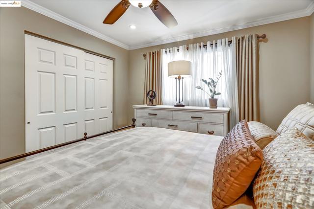 6610 Bancroft Avenue, Oakland CA: https://media.crmls.org/mediaz/208e2a7f-ff92-4d8e-bfe1-e6ab3fbb645a.jpg