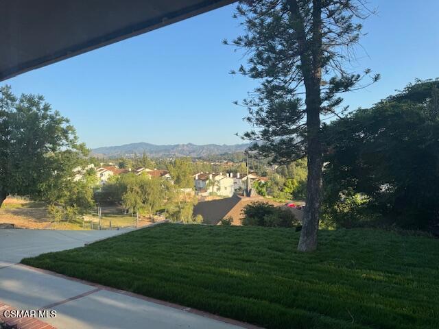 2485 Hillcrest Drive, Thousand Oaks CA: https://media.crmls.org/mediaz/208e3a5c-42a7-4add-9906-087ad855e09e.jpg