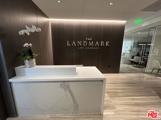 11750 Wilshire Boulevard, Los Angeles CA: https://media.crmls.org/mediaz/208e765f-bb1b-4c86-85e3-a2743ed3dd68.jpg