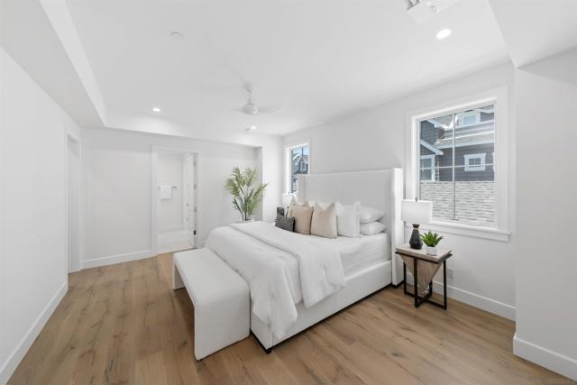 478 Orange Ave, Coronado CA: https://media.crmls.org/mediaz/208f83bb-2c57-4bd9-a899-2378d010f003.jpg