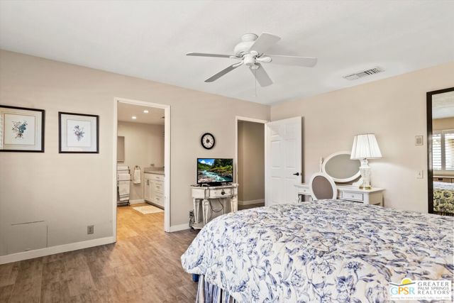 34 Camino Arroyo Place, Palm Desert CA: https://media.crmls.org/mediaz/208fca91-6c77-4355-8df2-61aa4b1ae2eb.jpg