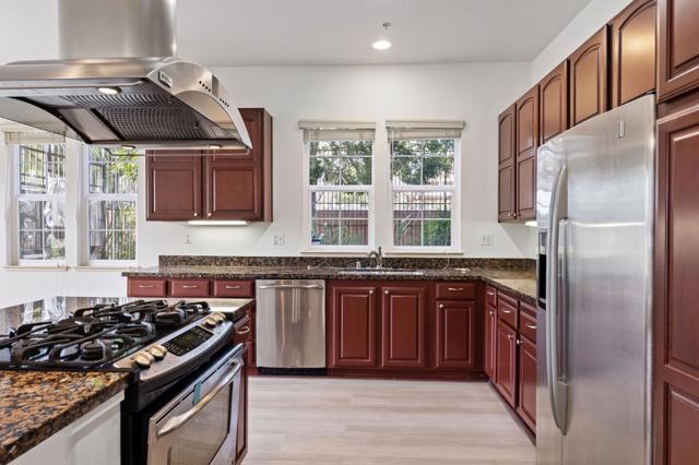 88 S Broadway, Millbrae CA: https://media.crmls.org/mediaz/20904b6a-a074-4340-b43d-daf3f9b11727.jpg