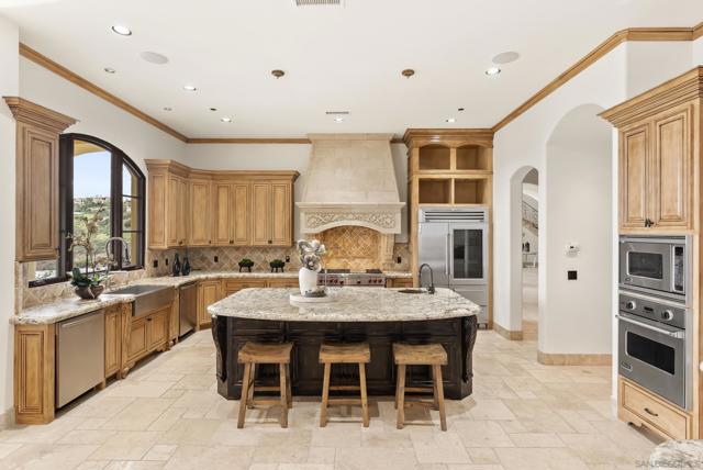 18233 Via Ambiente, Rancho Santa Fe CA: https://media.crmls.org/mediaz/20908eab-9c16-41ad-a421-d4ae36d3e9d1.jpg