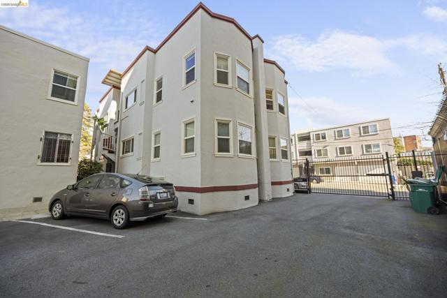 Image 7 of 42 For 4045 Manila Ave