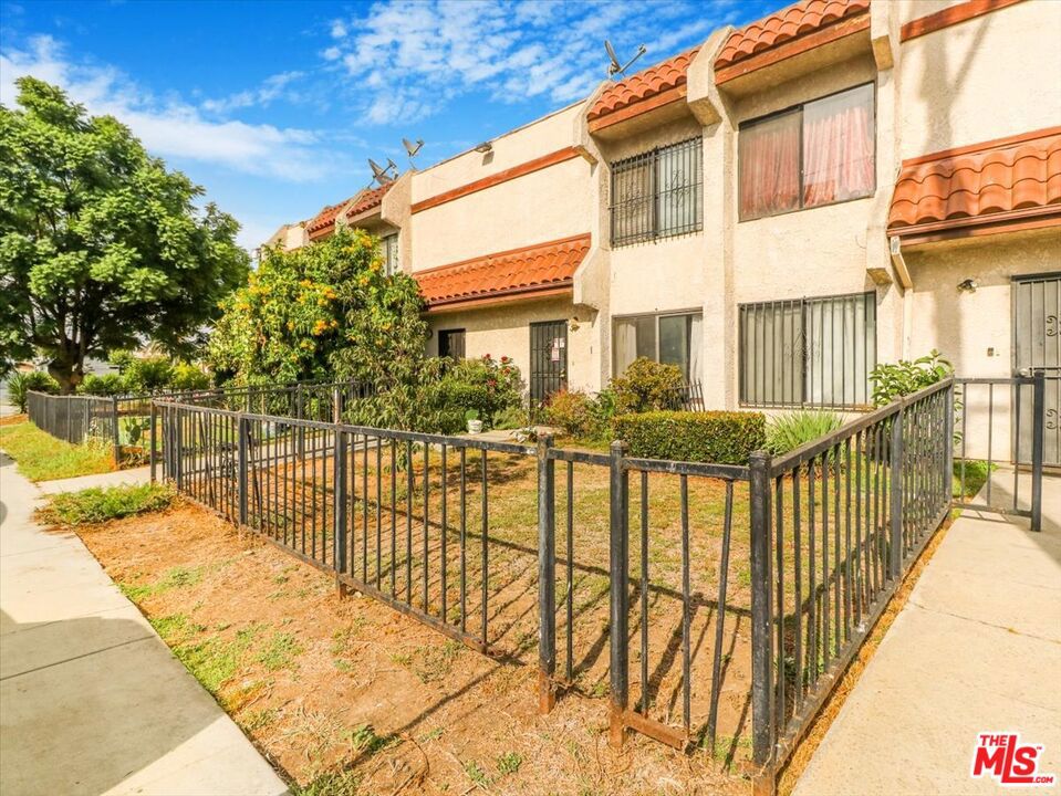 11414 S Budlong Avenue #8
