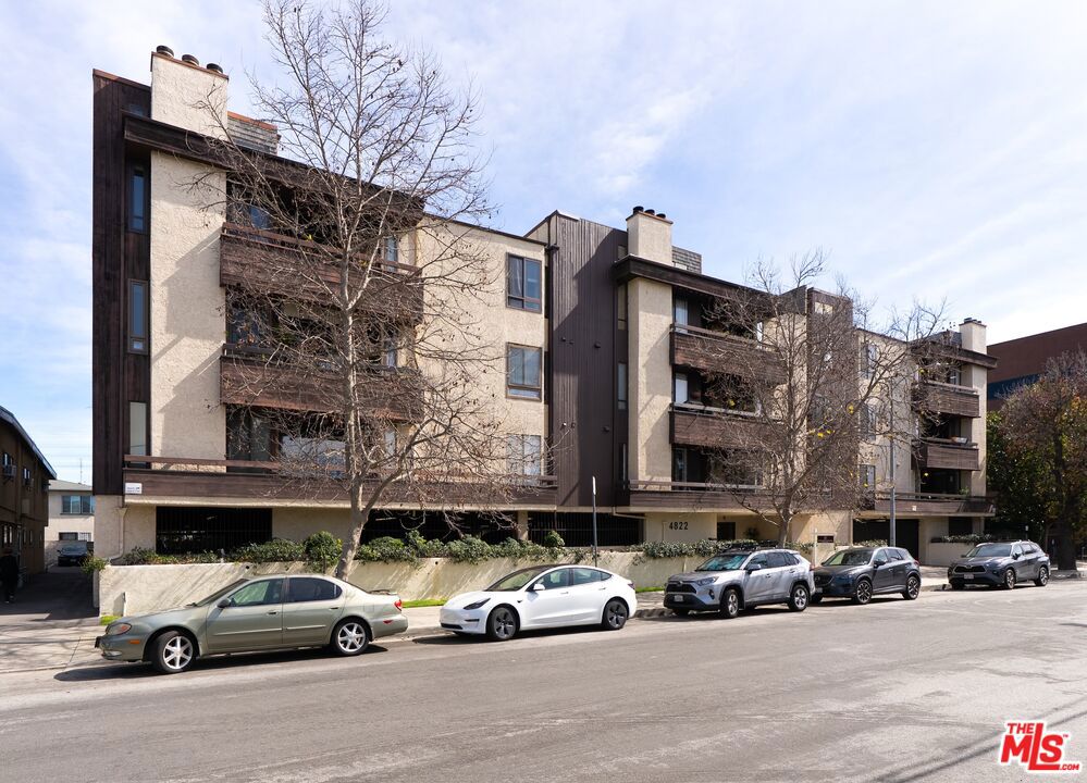 4822 Van Noord Avenue #6