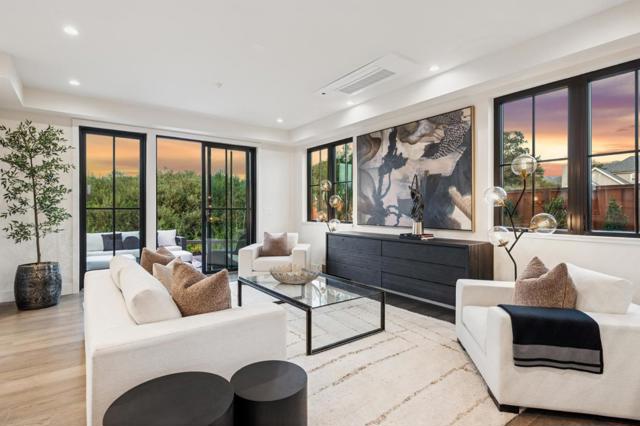 587 Creekside Court, Half Moon Bay CA: https://media.crmls.org/mediaz/2091f12d-88c3-4d66-9339-b3dbde0e41bf.jpg