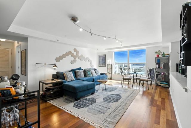 400 Beale Street, San Francisco CA: https://media.crmls.org/mediaz/2092430e-2ce8-4dc4-87d8-7d910ef668a2.jpg