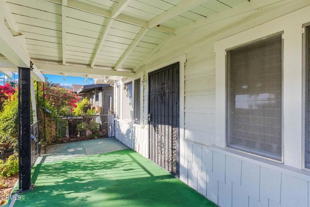 851 N Rampart Boulevard, Los Angeles CA: https://media.crmls.org/mediaz/2092e16b-1388-4322-a73f-4ce93d57afed.jpg