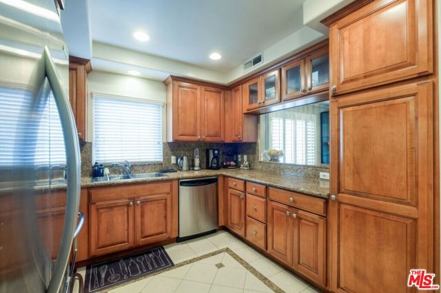 11578 Iowa Avenue, Los Angeles CA: https://media.crmls.org/mediaz/209308dc-959b-4dec-9a86-066981e5e1c4.jpg