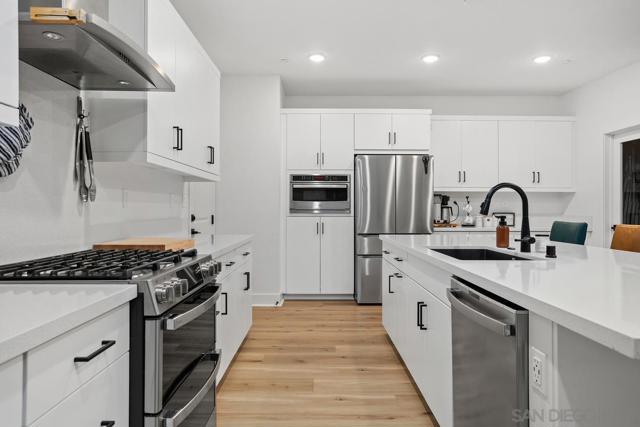 35505 Orchard Trails, Fallbrook CA: https://media.crmls.org/mediaz/20934c0e-8ba1-45cc-80a5-6926dd4197a3.jpg