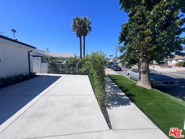 7669 Beeman Avenue, North Hollywood CA: https://media.crmls.org/mediaz/20939709-b056-4bd1-a262-5bdf63261aa4.jpg