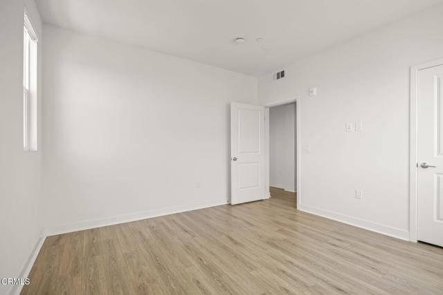 2870 Wagon Wheel Road, Oxnard CA: https://media.crmls.org/mediaz/2093be75-01de-460f-9259-b632425e0c6c.jpg
