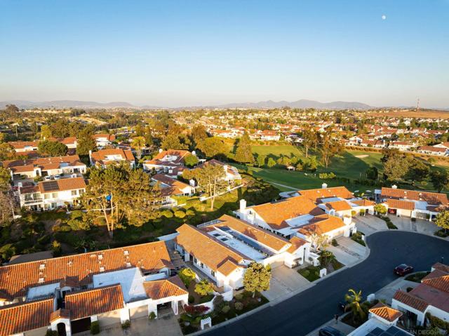 4710 Cordoba Way, Oceanside CA: https://media.crmls.org/mediaz/2093ec68-17ff-4814-9f71-0e1b3c973f30.jpg