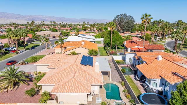 78901 Runaway Bay Drive, Bermuda Dunes CA: https://media.crmls.org/mediaz/20940499-2b2c-480f-aae9-09b17a480713.jpg