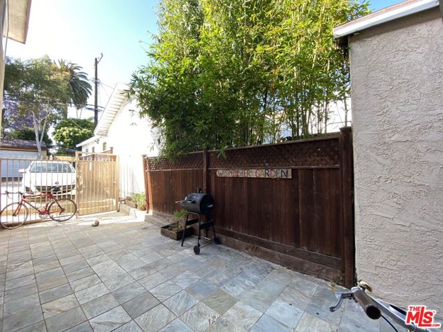 627 Westminster Avenue, 4 photo 15