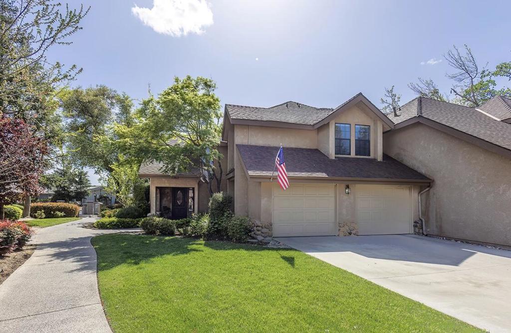 1262 W Flora Avenue