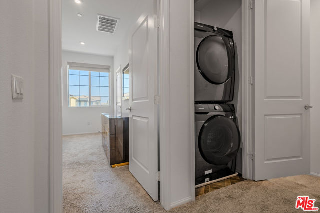 15978 Pilot Avenue, Chino CA: https://media.crmls.org/mediaz/20953981-3b4d-4697-92bf-5b8e4bdbfd20.jpg
