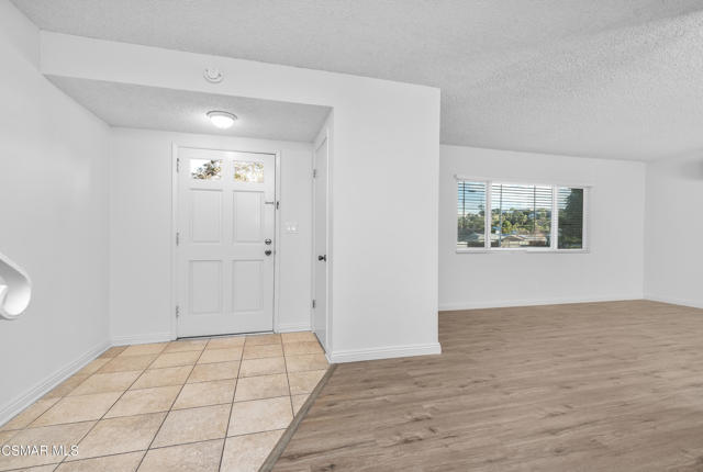22002 Ybarra Road, Woodland Hills CA: https://media.crmls.org/mediaz/20958dfe-b38b-4d77-85c9-15ce93bc11eb.jpg