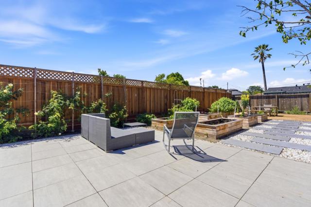 1257 Laurel Avenue, East Palo Alto CA: https://media.crmls.org/mediaz/20959d82-9818-4f3a-ac82-9fc0fe265b40.jpg