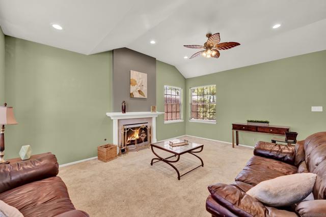2010 Palsero Ave, Escondido CA: https://media.crmls.org/mediaz/2095d23b-579c-4869-96d4-c420e0c9f355.jpg