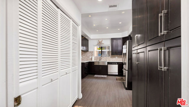 1434 Greenfield Avenue, Los Angeles CA: https://media.crmls.org/mediaz/2096546e-a297-4a08-9f21-8d0415cae671.jpg
