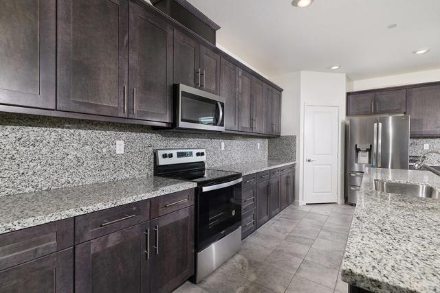 Detail Gallery Image 11 of 53 For 13410 Herringbone Ct, Valley Center,  CA 92082 - 4 Beds | 2/1 Baths