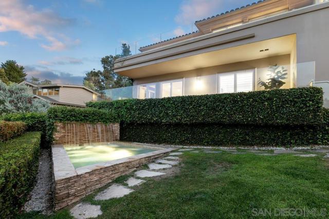 6617 Muirlands Dr, La Jolla CA: https://media.crmls.org/mediaz/20971660-232f-41fb-8587-5f6dea1af773.jpg