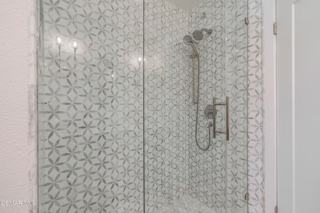 https://media.crmls.org/mediaz/2097376c-73a0-4310-8a25-42c7ae02f80f.jpg?preset=X-Large