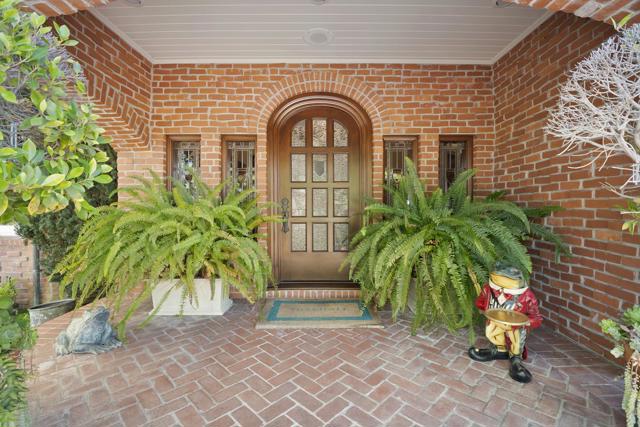 12359 Farr Ranch Road, Saratoga CA: https://media.crmls.org/mediaz/20973b48-8c2e-4e96-8141-9bcd1496c8eb.jpg