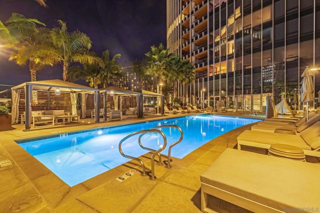 888 E St, San Diego, California 92101, 2 Bedrooms Bedrooms, ,2 BathroomsBathrooms,Condominium,For Sale,E St,250017165SD