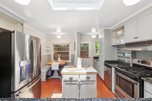 227 Santa Margarita Avenue, Menlo Park CA: https://media.crmls.org/mediaz/2097a97f-17bc-4739-9e69-c5fd26b9df2a.jpg