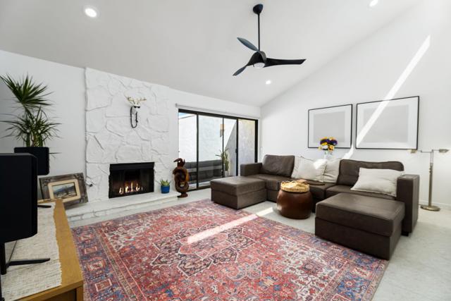 72690 Yucca Court, Palm Desert CA: https://media.crmls.org/mediaz/20983d9d-cc6e-4bdb-a381-0c23230f9904.jpg