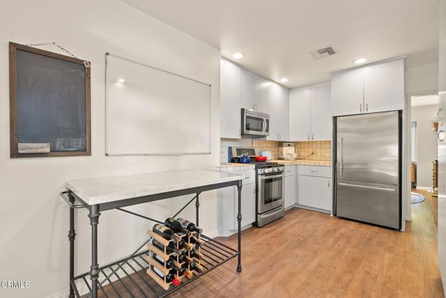 Detail Gallery Image 12 of 26 For 1640 Pasadena Glen Rd, Pasadena,  CA 91107 - 2 Beds | 2 Baths