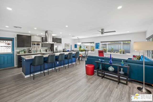 240 Los Pinos Drive, Palm Springs CA: https://media.crmls.org/mediaz/2099663c-d04a-43f9-ba51-fdaa76c22d52.jpg