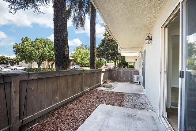 1045 Peach Ave, El Cajon CA: https://media.crmls.org/mediaz/20997efc-bb5d-4f90-a48e-0dd0ecb57b8b.jpg