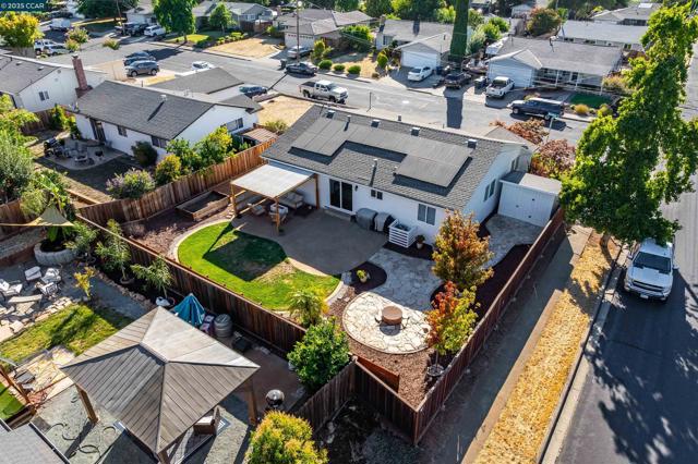 1349 Montana Dr, Concord CA: https://media.crmls.org/mediaz/209afaf6-b9e3-46bd-95e4-2f36436c66a9.jpg