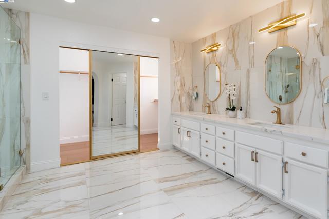 3846 Sheffield Cir, Danville CA: https://media.crmls.org/mediaz/209b6d56-72f0-41f8-a3a5-406069478b20.jpg