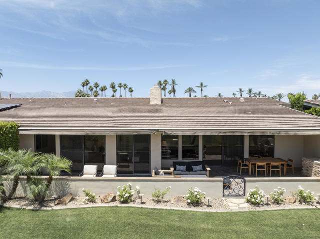 44970 Desert Horizons Drive, Indian Wells CA: https://media.crmls.org/mediaz/209ccbd4-edb4-49fe-b61d-c8a5285a0a2e.jpg