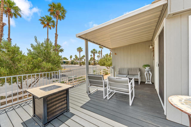 16400 Bubbling Wells Road, Desert Hot Springs CA: https://media.crmls.org/mediaz/209d2f1f-526b-4e08-be52-4c7f16d8869e.jpg