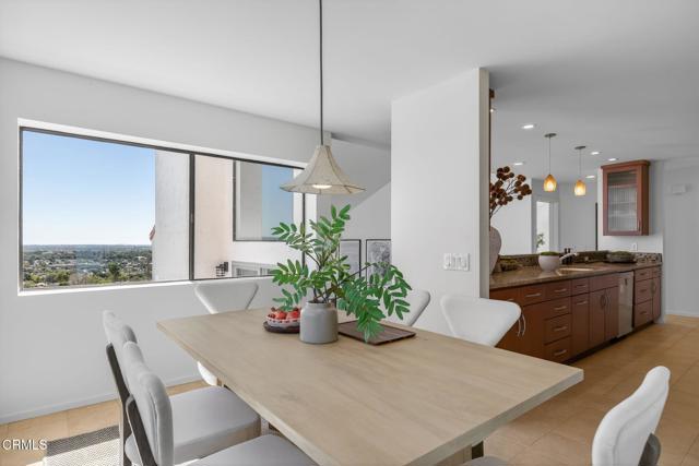 Detail Gallery Image 18 of 36 For 6110 Cobblestone Dr, Ventura,  CA 93003 - 4 Beds | 2/1 Baths