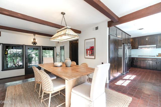 Detail Gallery Image 5 of 51 For 10400 Mcbroom St, Sunland,  CA 91040 - 3 Beds | 2/1 Baths
