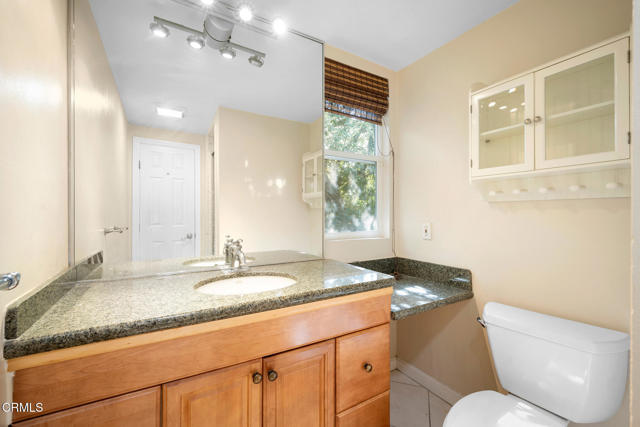 4917 Angeles Crest Highway, La Canada Flintridge CA: https://media.crmls.org/mediaz/209fd0f9-17b1-4652-a614-a62430d66674.jpg