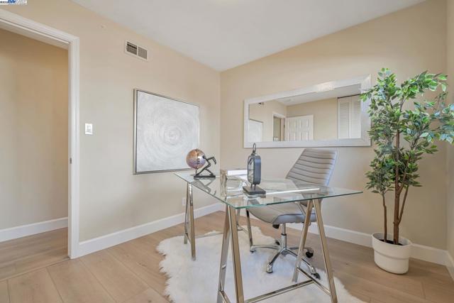 42857 Everglades Park Drive, Fremont CA: https://media.crmls.org/mediaz/20a06700-0b92-48e6-bcf7-c4a3a92abd45.jpg