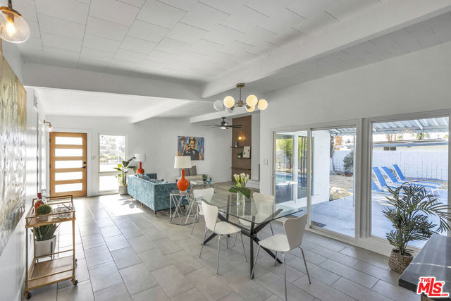 547 N Farrell Drive, Palm Springs CA: https://media.crmls.org/mediaz/20a0e52a-2174-474a-9d7a-010d69d5b2b8.jpg