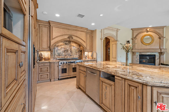 75653 Camino De Paco, Indian Wells CA: https://media.crmls.org/mediaz/20a0f39e-202a-4a9e-a362-db8a9d61abd2.jpg