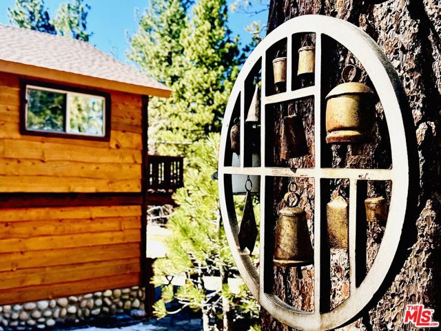 539 Lakewood Lane, Big Bear CA: https://media.crmls.org/mediaz/20a20e9b-fabe-4072-913d-6581d0d3c99e.jpg