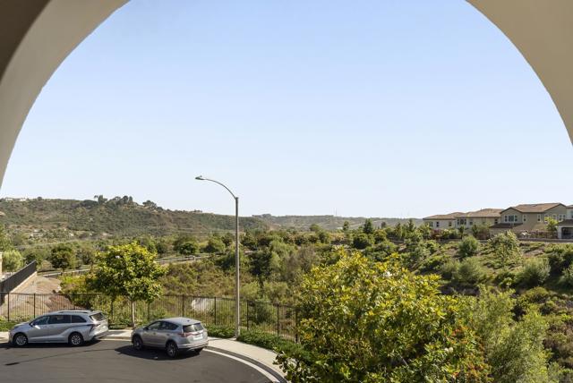 4706 Chase Ct, Carlsbad CA: https://media.crmls.org/mediaz/20a211dc-e619-49ac-9ae3-6a45fc41802d.jpg